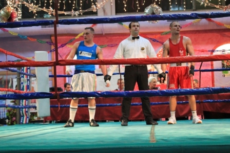 Boxe dentro il Dirigibile di Capena