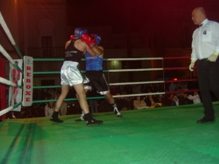 A Specchia la boxe in anteprima